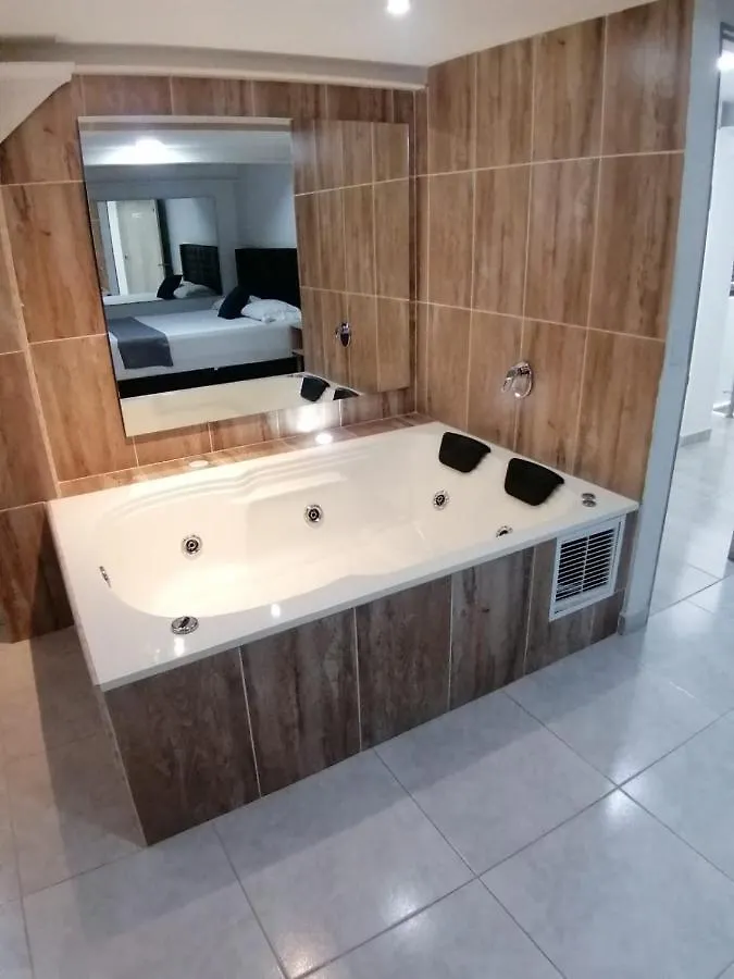 Hotel Urbano 70 Medellin