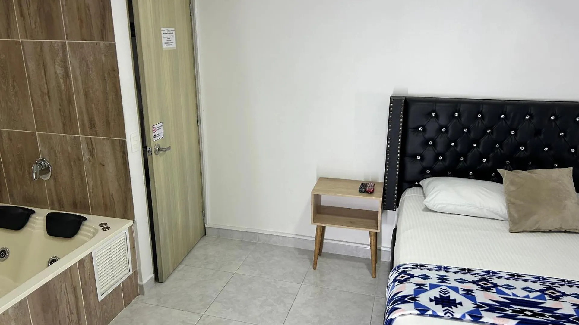 Hotel Urbano 70 Medellin Colombia